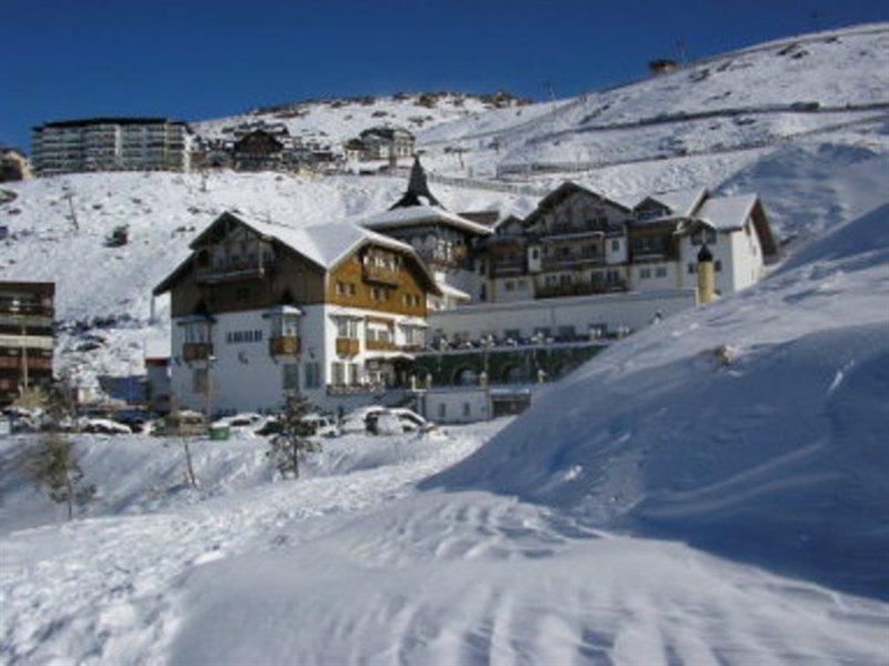 Hotel GHM Monachil Sierra Nevada Buitenkant foto